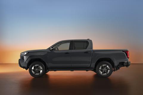 Ninth generation Toyota Hilux side view